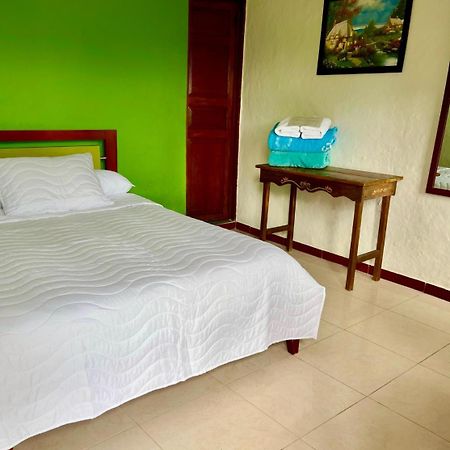 Hostal Bamboo ซาเลนโต ภายนอก รูปภาพ