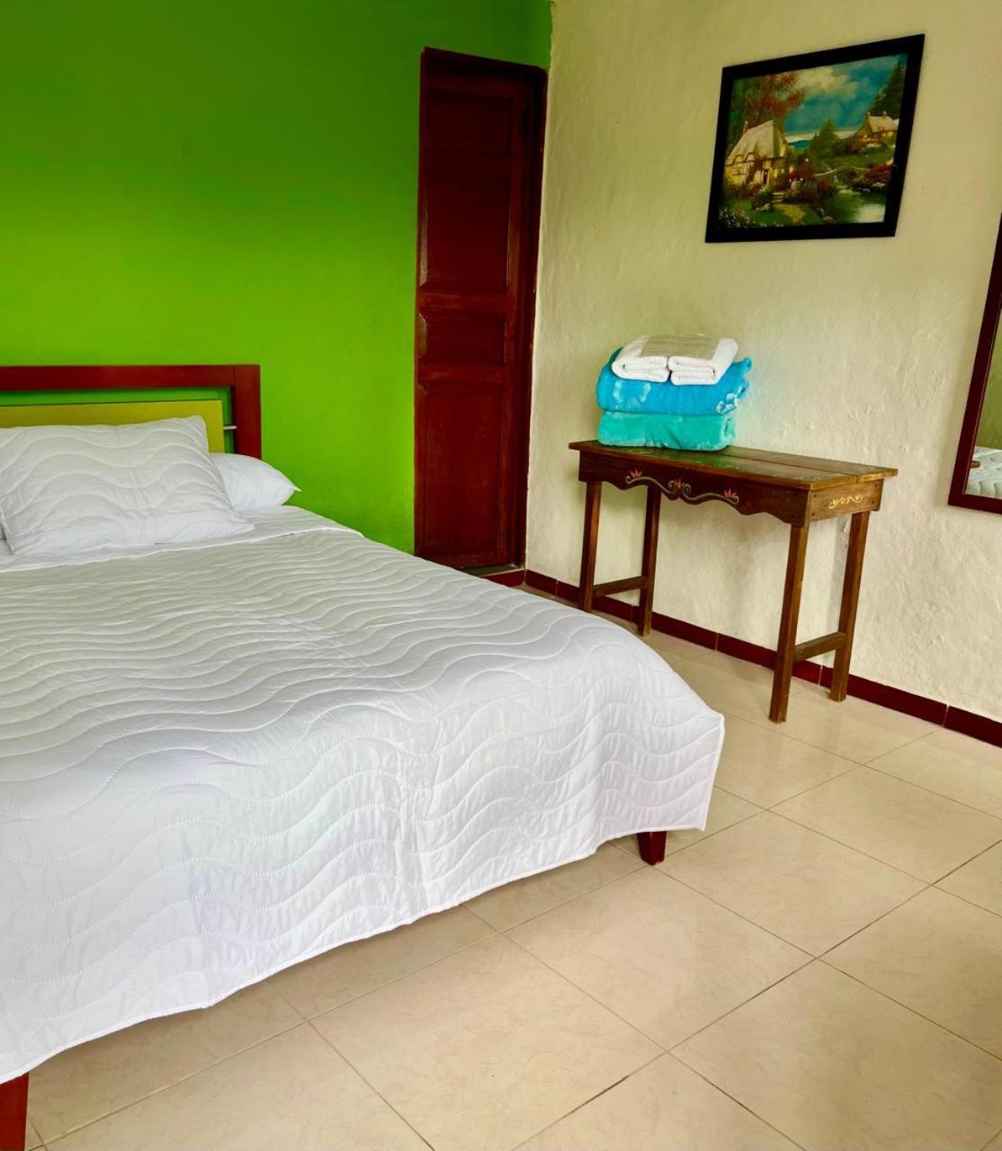 Hostal Bamboo ซาเลนโต ภายนอก รูปภาพ