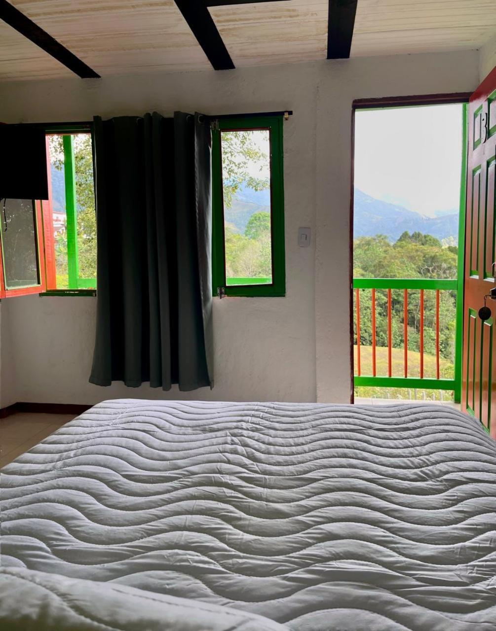 Hostal Bamboo ซาเลนโต ภายนอก รูปภาพ