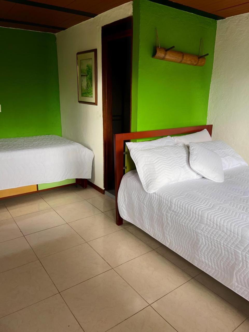 Hostal Bamboo ซาเลนโต ภายนอก รูปภาพ