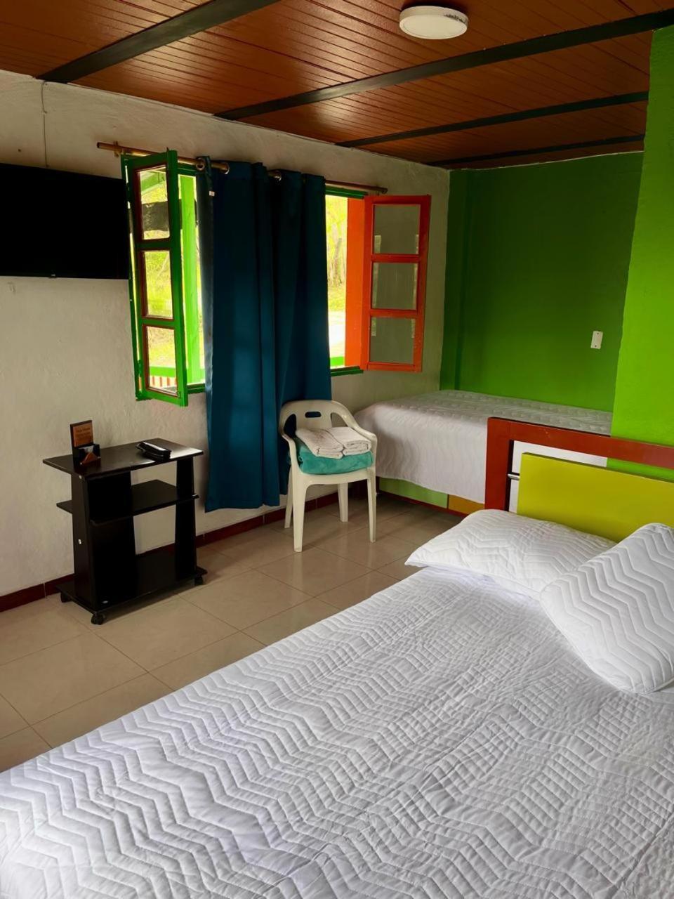 Hostal Bamboo ซาเลนโต ภายนอก รูปภาพ